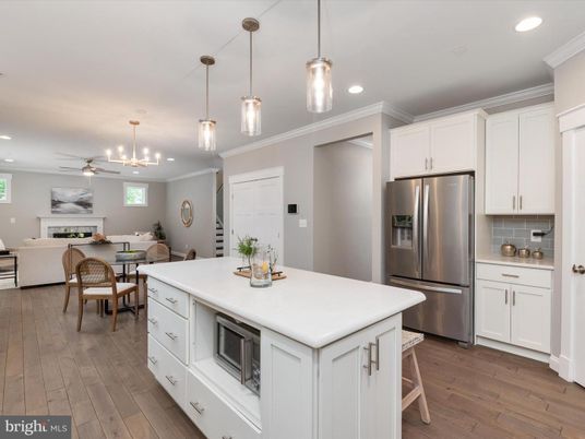 Dining room, Interior, Kitchen, Living room, Pendant Lights, Recessed Lighting, Stainless Steel Appliances, Wood Texture Flooring