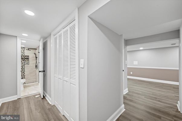 Bathroom, Interior, Recessed Lighting, Wood Texture Flooring