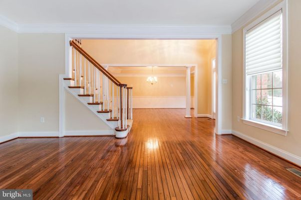 Chandelier, Empty room, Interior, Wood Texture Flooring