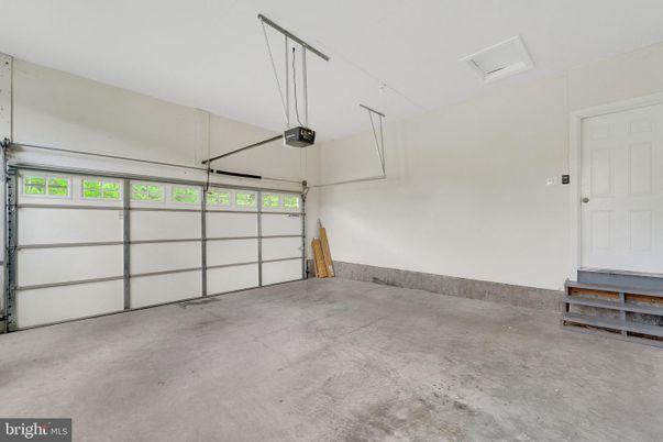 Garage, Interior