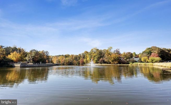Exterior, Lake