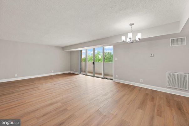 Chandelier, Empty room, Interior, Wood Texture Flooring