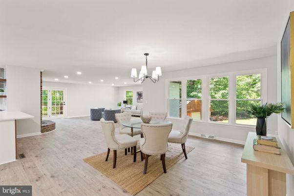 Chandelier, Dining room, Interior, Recessed Lighting, Wood Texture Flooring