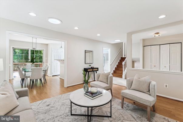 Dining room, Interior, Living room, Pendant Lights, Recessed Lighting, Wood Texture Flooring
