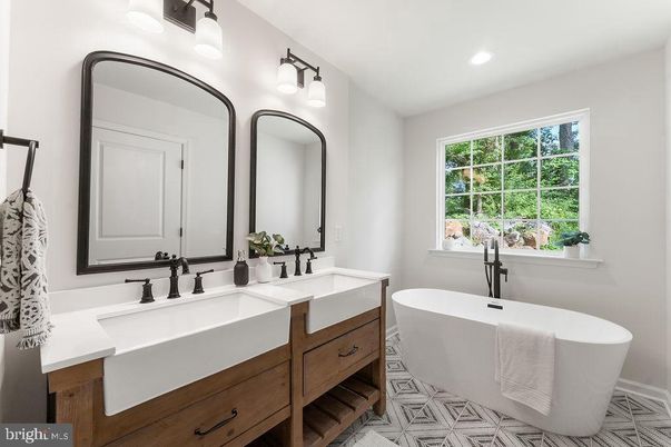 Bathroom, Dual Sink Vanities, Free Standing Baths, Interior, Recessed Lighting