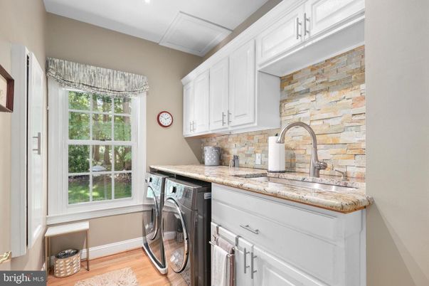 Interior, Recessed Lighting, Stone Walls, Washer, Wood Texture Flooring