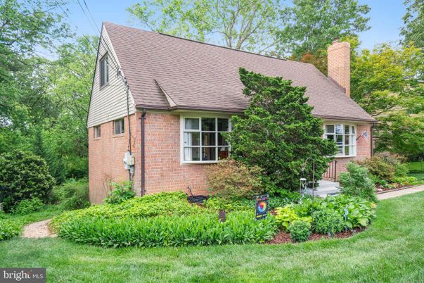Exterior, Facade, Brick Facade, Cape Cod