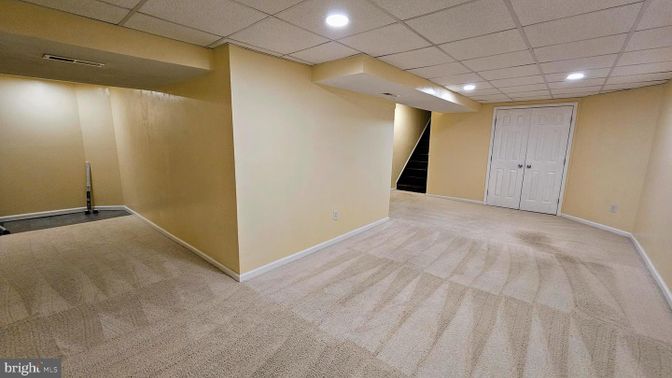 Empty room, Interior, Recessed Lighting