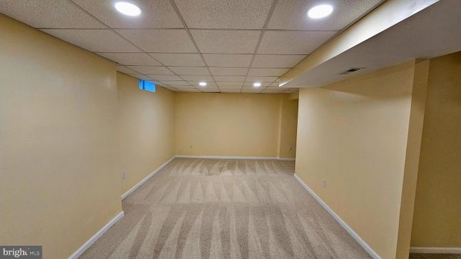 Empty room, Interior, Recessed Lighting