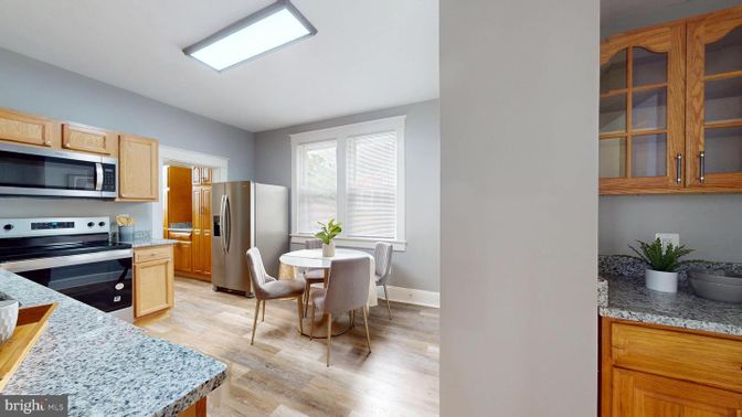 Dining room, Interior, Kitchen, Stainless Steel Appliances, Wood Texture Flooring