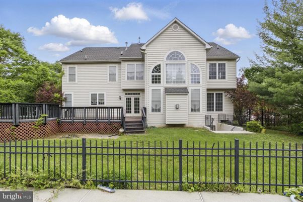 Backyard, Exterior, Facade, Farmhouse
