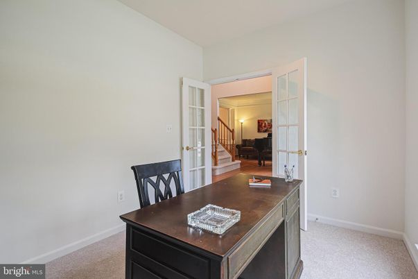 Home Office, Interior