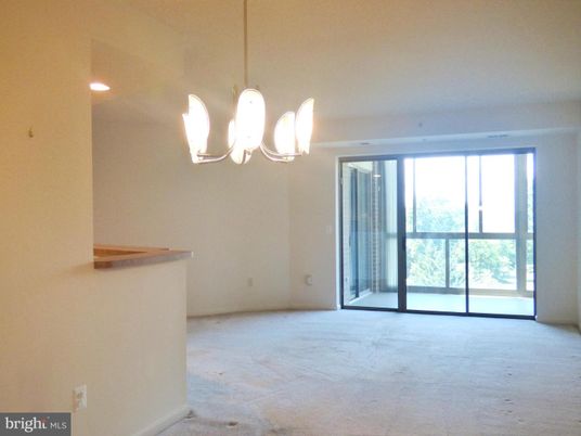 Empty room, Interior, Pendant Lights, Recessed Lighting