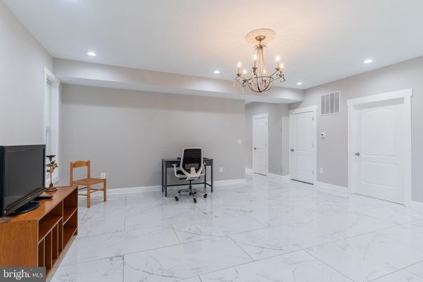 Chandelier, Home Office, Interior, Marble, Recessed Lighting