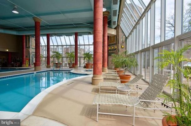 Interior, Pool, Sun Room
