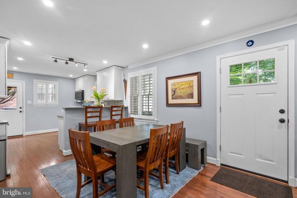 Dining room, Interior, Kitchen, Recessed Lighting, Wood Texture Flooring