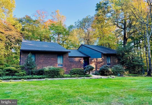 Backyard, Exterior, Facade, Brick Facade, Brick Traditional