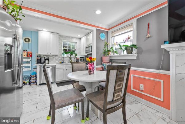 Dining room, Interior, Kitchen, Marble, Recessed Lighting, Stainless Steel Appliances