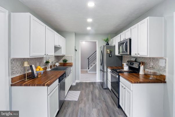 Interior, Kitchen, Recessed Lighting, Wood Texture Flooring