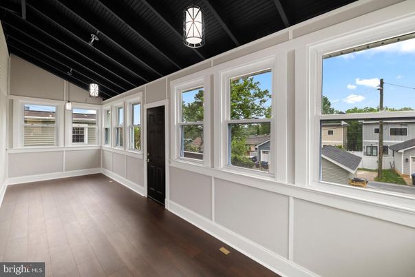 Interior, Pendant Lights, Wood Texture Flooring