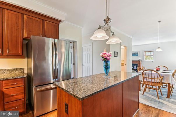 Dining room, Interior, Kitchen, Pendant Lights, Stainless Steel Appliances, Wood Texture Flooring