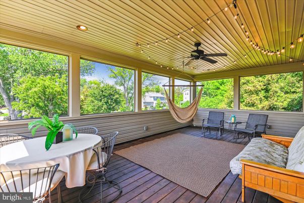 Dining room, Interior, Recessed Lighting, Sun Room, Wood Texture Flooring
