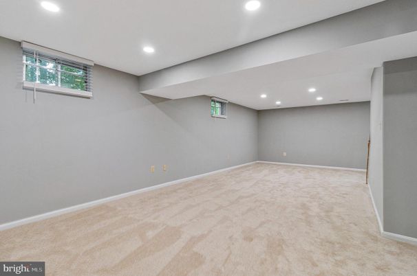 Empty room, Interior, Recessed Lighting