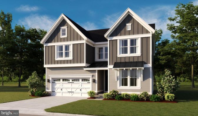 Attached, Exterior, Facade, Farmhouse
