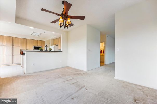Empty room, Interior, Kitchen, Recessed Lighting