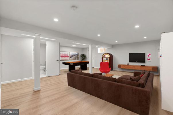 Billiard Table, Game Room, Interior, Living room, Recessed Lighting, Wood Texture Flooring