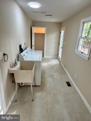 Interior, Washer