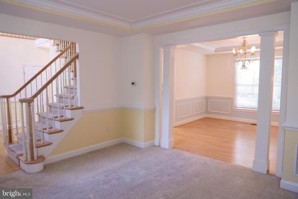 Chandelier, Empty room, Interior, Wood Texture Flooring