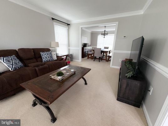 Chandelier, Dining room, Interior, Living room