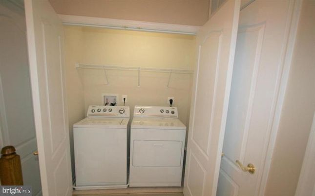 Interior, Utility Closets, Washer, Wood Texture Flooring
