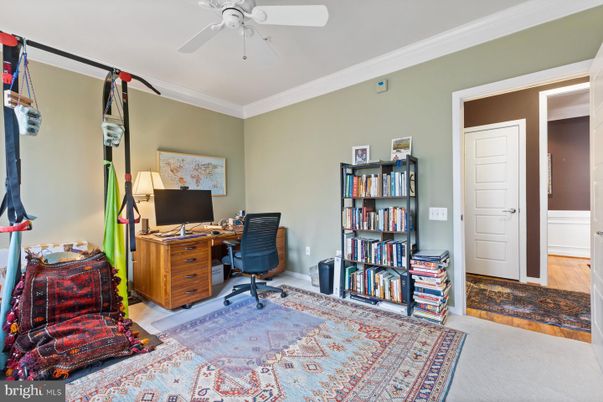 Home Office, Interior