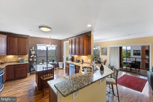 Dining room, Interior, Kitchen, Pendant Lights, Recessed Lighting, Wood Texture Flooring