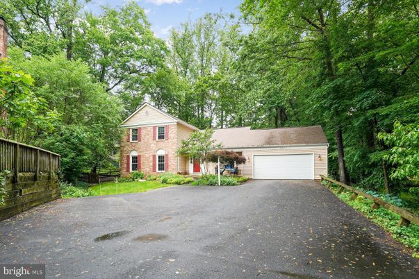 Attached, Backyard, Exterior, Facade, Brick Facade, Ranch