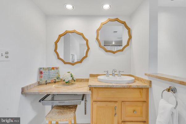 Bathroom, Interior, Recessed Lighting