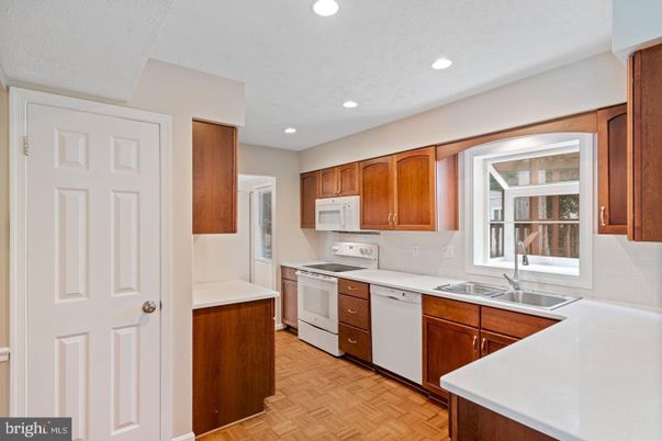 Interior, Kitchen, Recessed Lighting, Wood Texture Flooring