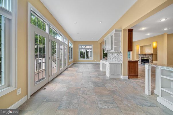 Fireplace, Interior, Recessed Lighting