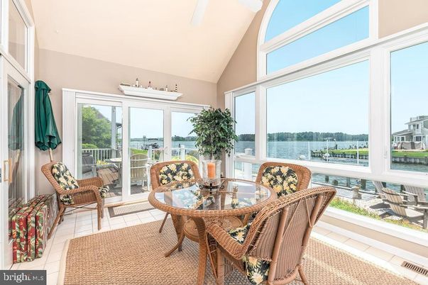 Dining room, Interior, Sun Room, Water