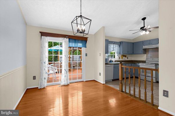 Interior, Kitchen, Pendant Lights, Wood Texture Flooring