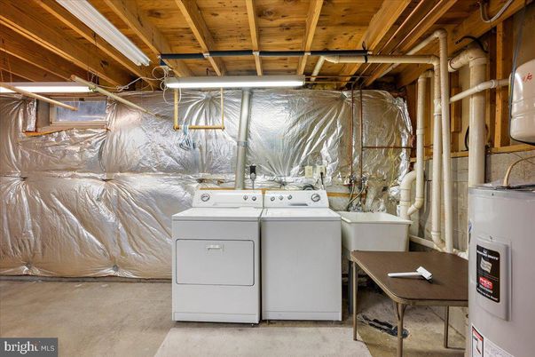 Interior, Washer, Wooden Beams, Wooden Ceilings