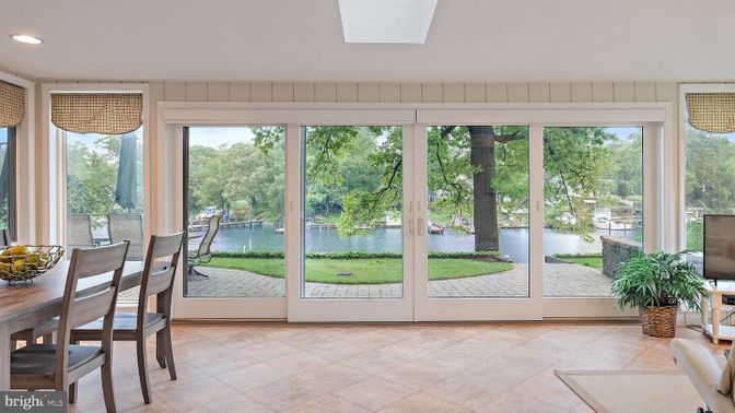 Dining room, Interior, Recessed Lighting, Sun Room, Water