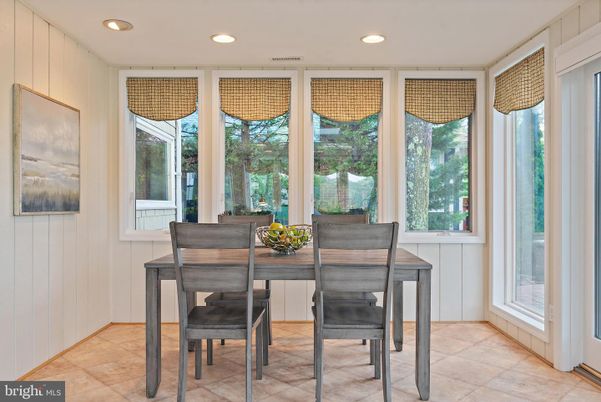 Dining room, Interior, Recessed Lighting