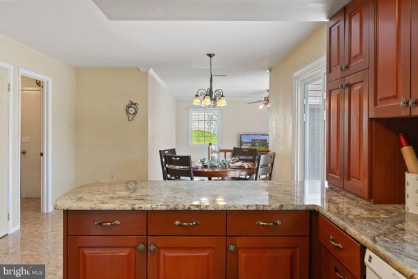Chandelier, Dining room, Interior, Kitchen, Pendant Lights