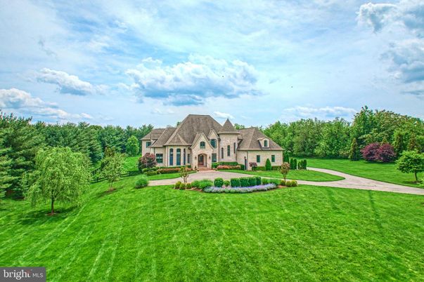 Backyard, Exterior, Facade, French Provincial
