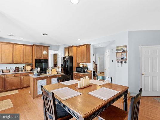 Dining room, Interior, Kitchen, Pendant Lights, Recessed Lighting, Wood Texture Flooring