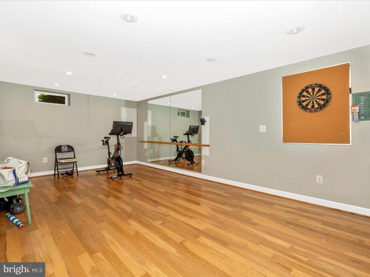 Fitness Equipment, Interior, Recessed Lighting, Wood Texture Flooring