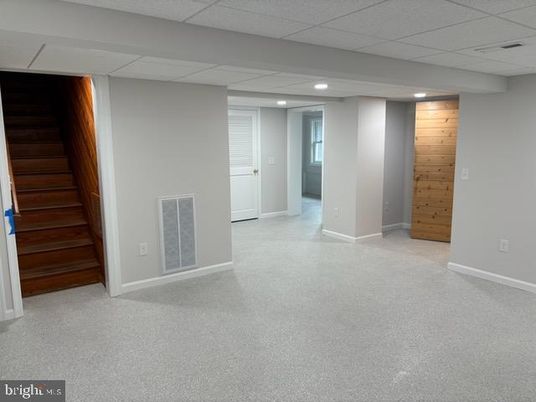 Empty room, Interior, Recessed Lighting, Wooden Walls